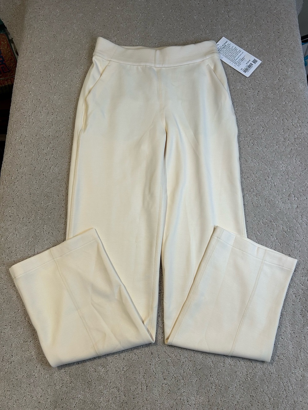 NWT Lululemon Softstreme HR Straight Leg Pant Regular Buttercream Size XS